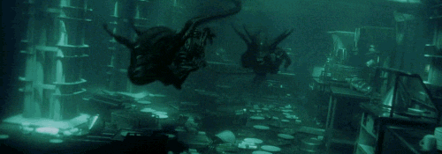 alien-swimming